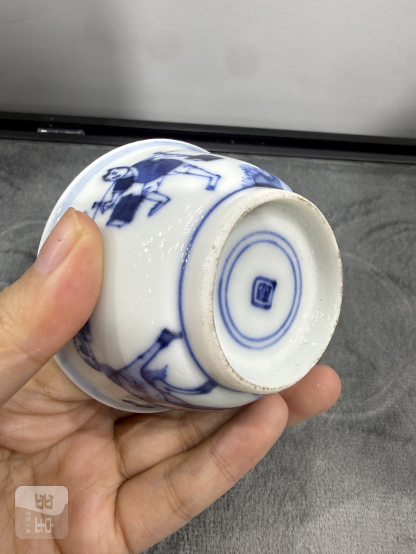 清康熙青花货郎图杯碟一套 - 图16